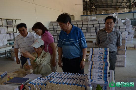 参观团参观眉县分库招商引资挂面生产车间